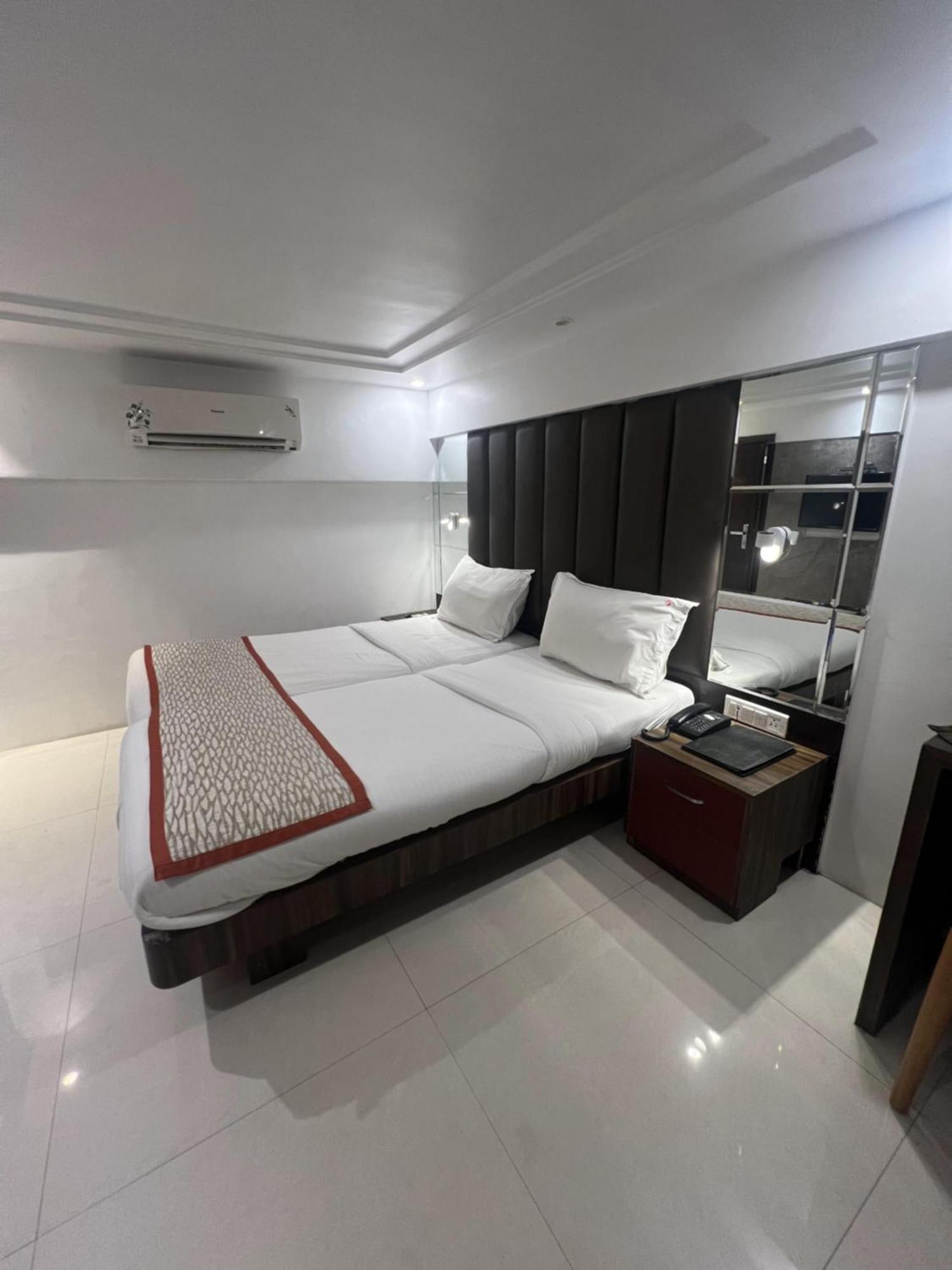 Hotel Supreme - Cuffe Parade Bombaj Zewnętrze zdjęcie