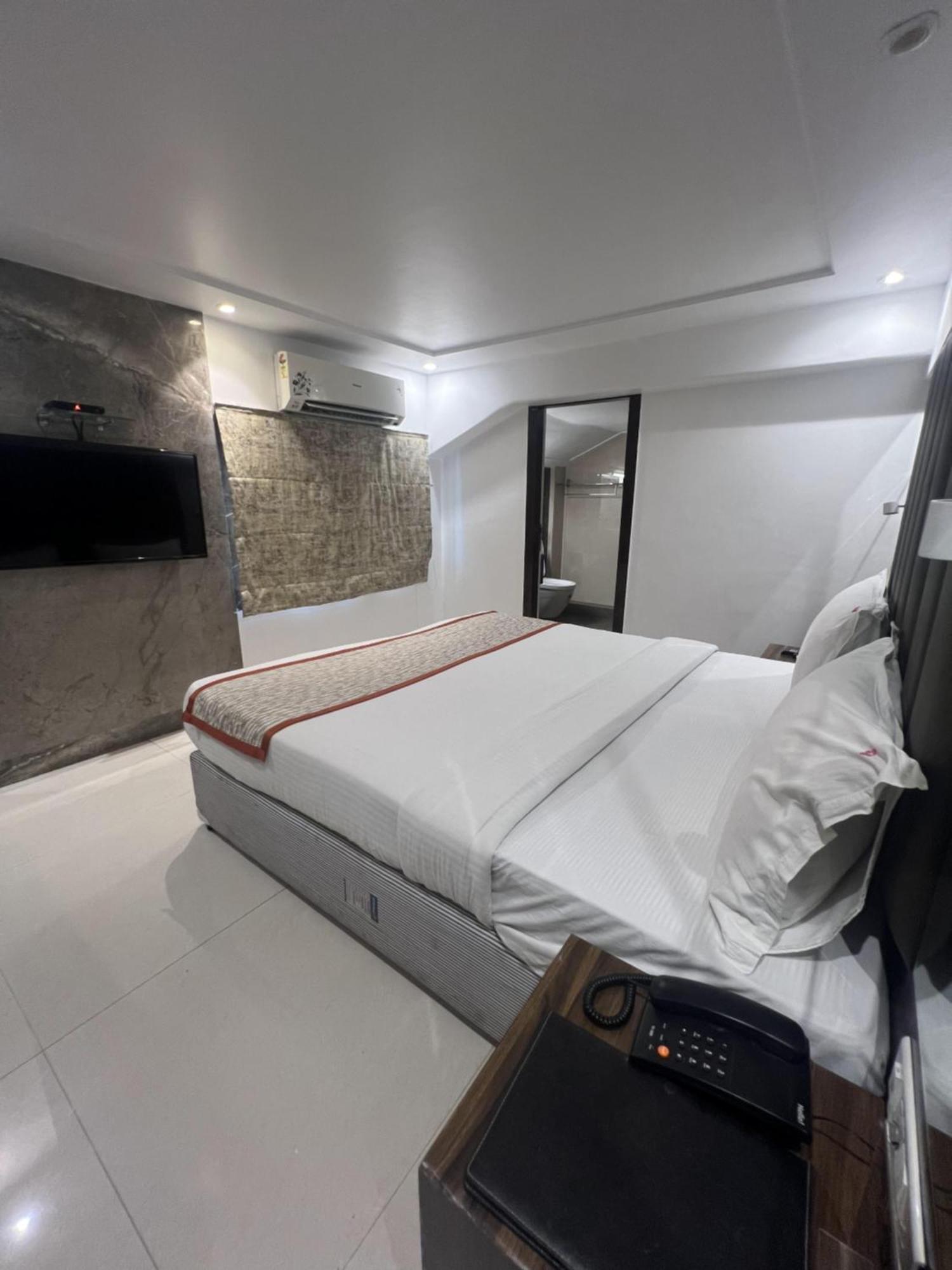 Hotel Supreme - Cuffe Parade Bombaj Zewnętrze zdjęcie
