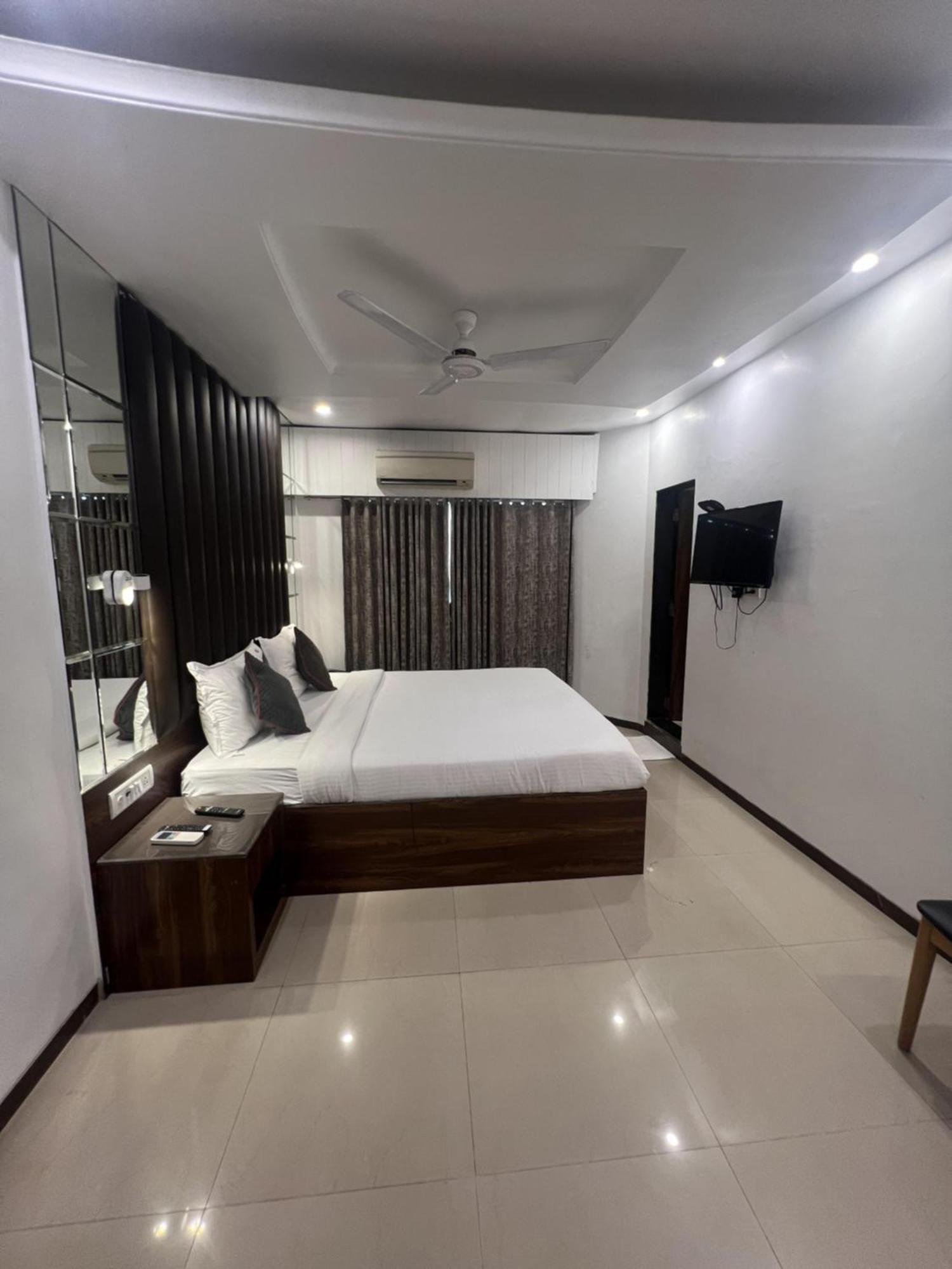 Hotel Supreme - Cuffe Parade Bombaj Zewnętrze zdjęcie