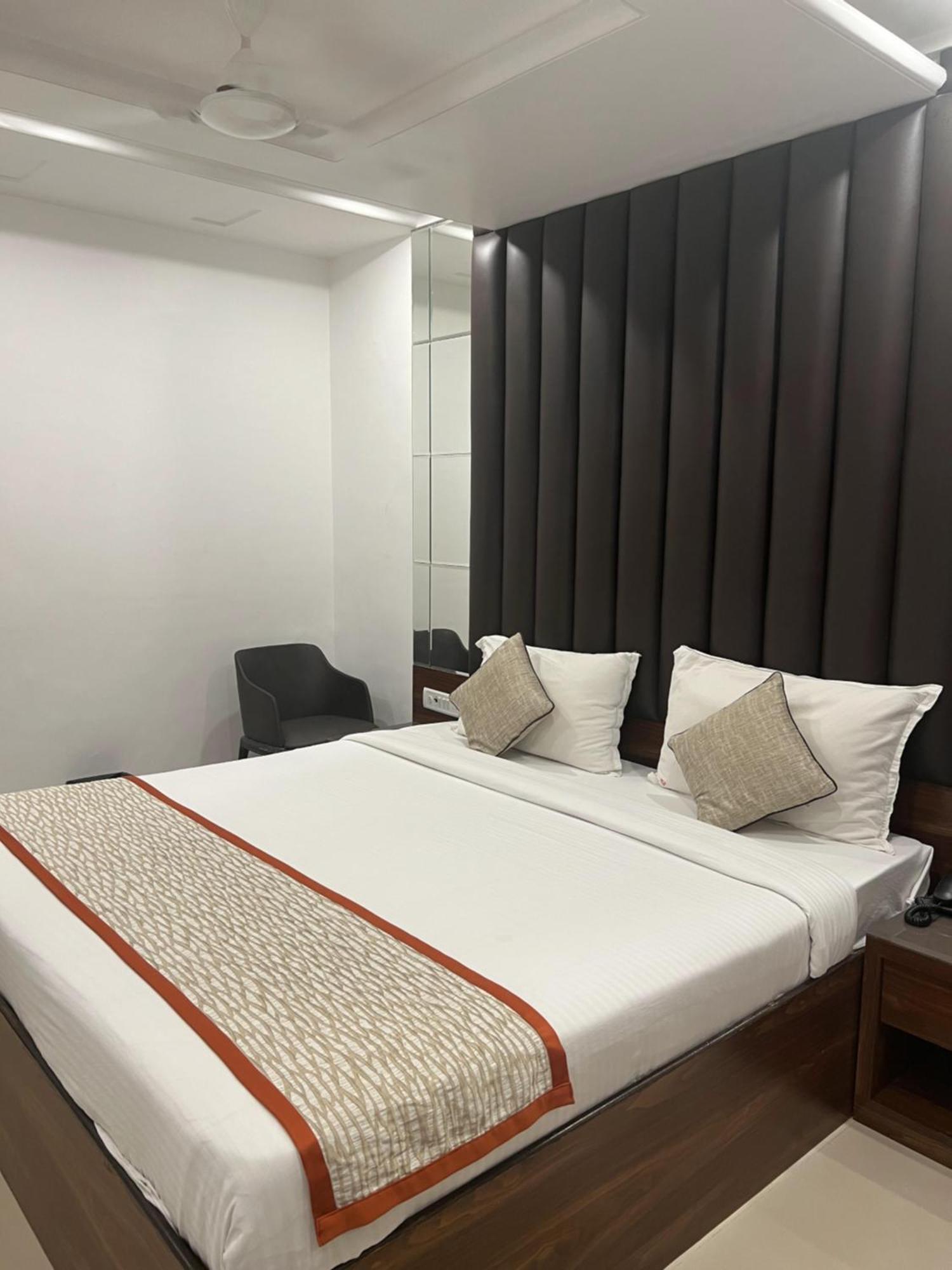 Hotel Supreme - Cuffe Parade Bombaj Zewnętrze zdjęcie