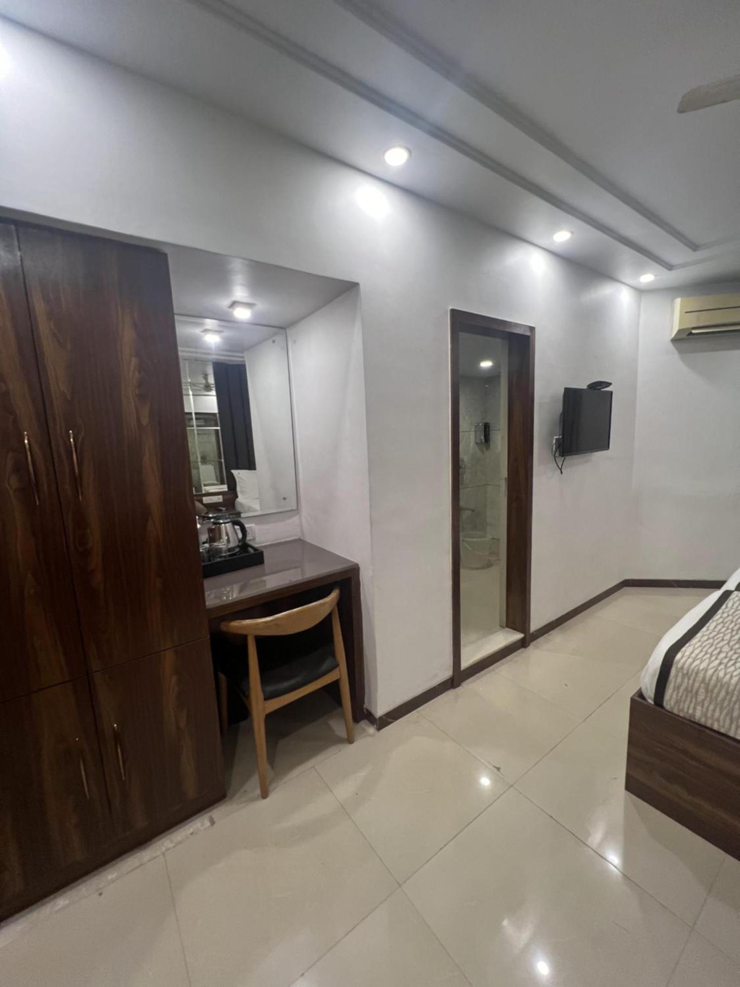 Hotel Supreme - Cuffe Parade Bombaj Zewnętrze zdjęcie