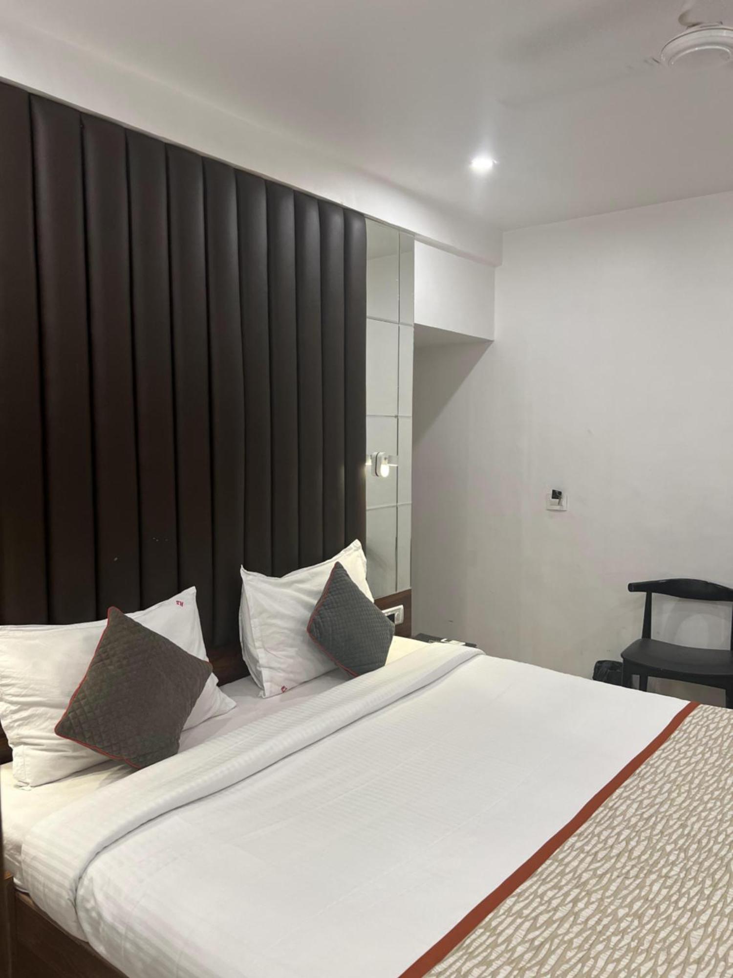 Hotel Supreme - Cuffe Parade Bombaj Zewnętrze zdjęcie